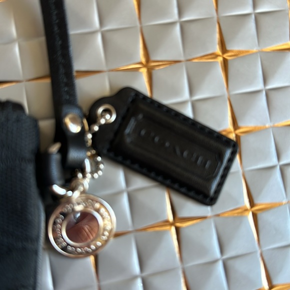 COACH LEATHER WRISTLET WALLET - Picture 15 of 15